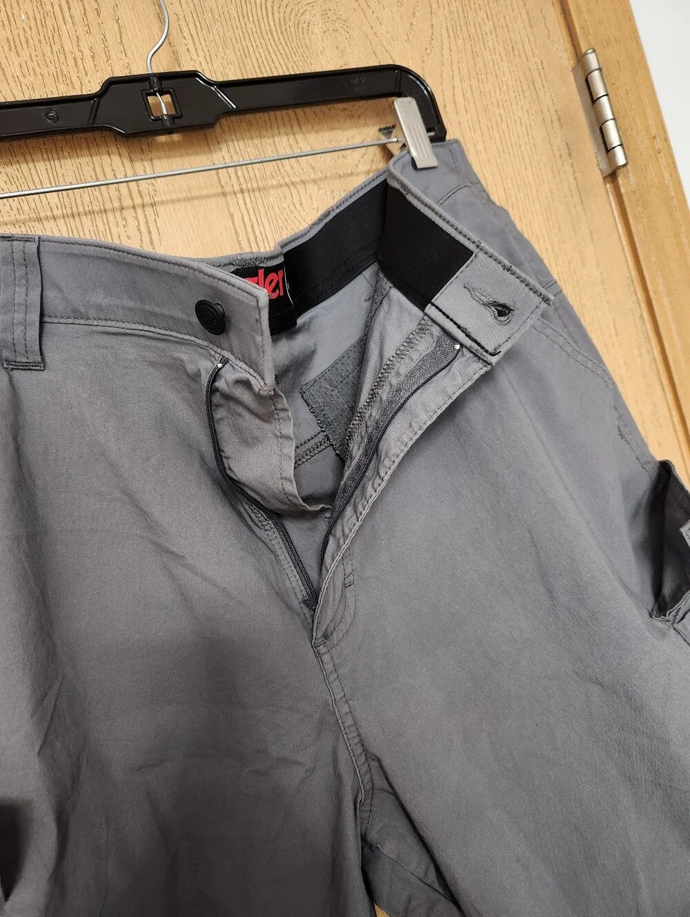 Wrangler Men's Gray Cargo Shorts - Classic Utility Style. New W/O Tags